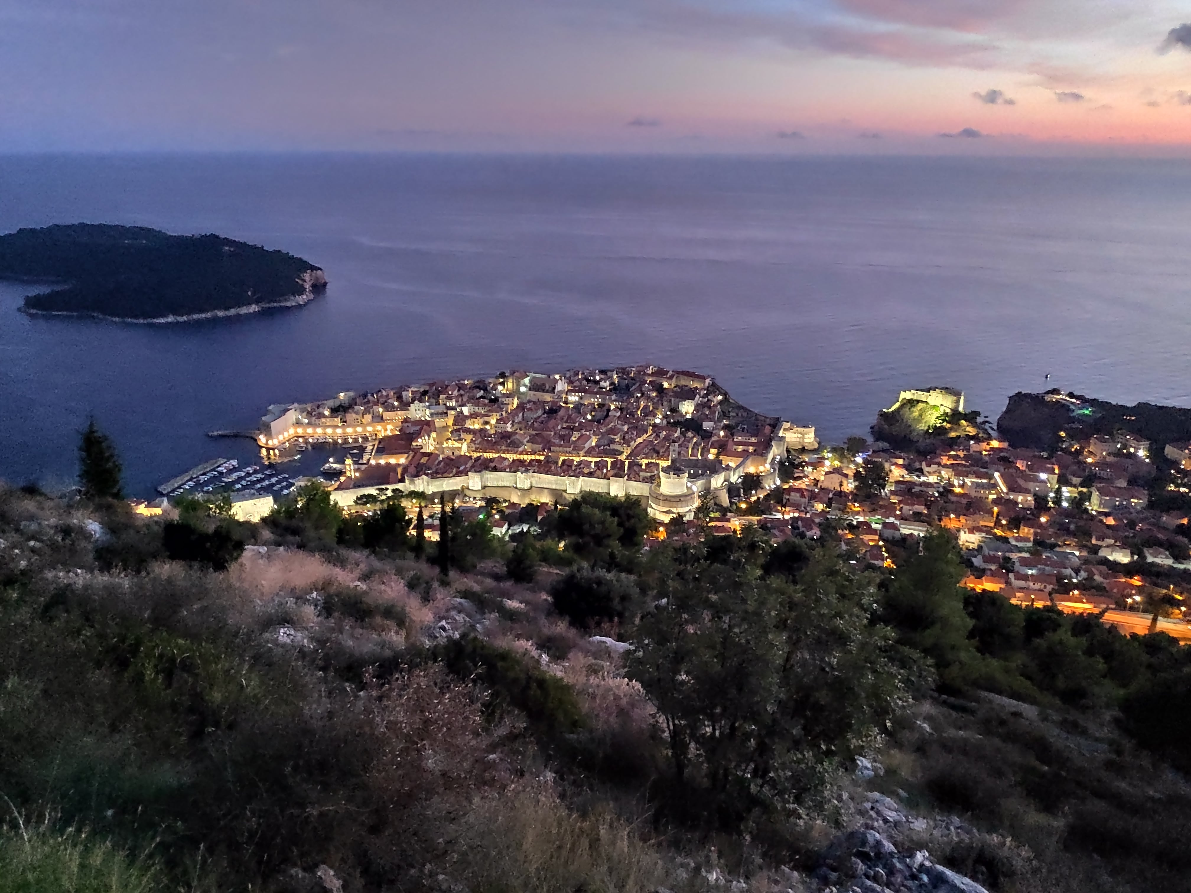 La nuit s'installe sur Dubrovnik